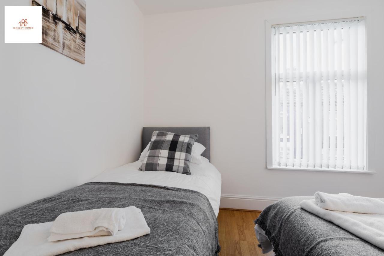 2 Bedroom House Liverpool- Large & Cosy- Sleeps 5 By Hinkley Homes Short Lets & Serviced Accommodation Esterno foto